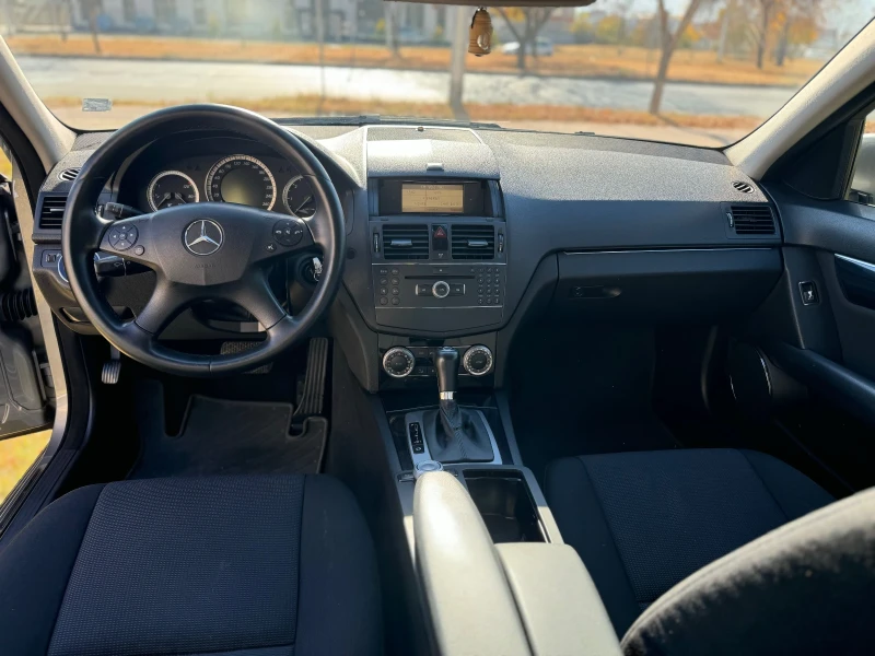 Mercedes-Benz C 220, снимка 8 - Автомобили и джипове - 47892157