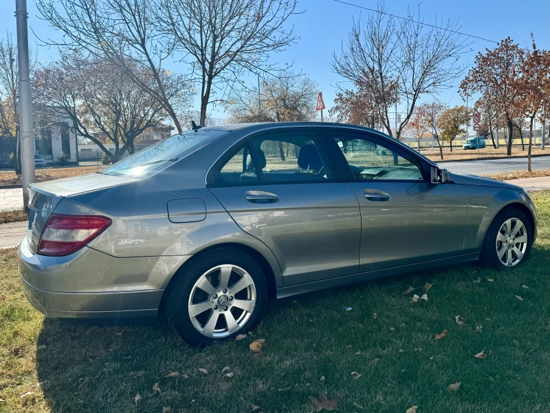 Mercedes-Benz C 220, снимка 3 - Автомобили и джипове - 47892157