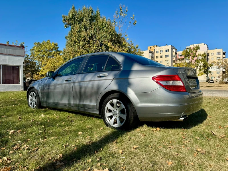 Mercedes-Benz C 220, снимка 6 - Автомобили и джипове - 47892157