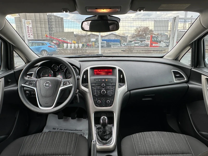 Opel Astra 1.4i 100к.с. Климатик!Газ! Внос Италия! без ръжди!, снимка 10 - Автомобили и джипове - 48065234