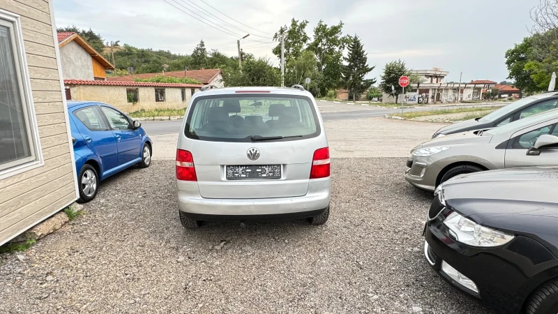 VW Touran 1.9 TDI, снимка 5 - Автомобили и джипове - 48443558