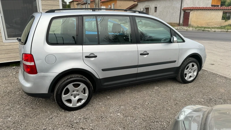 VW Touran 1.9 TDI, снимка 4 - Автомобили и джипове - 48443558