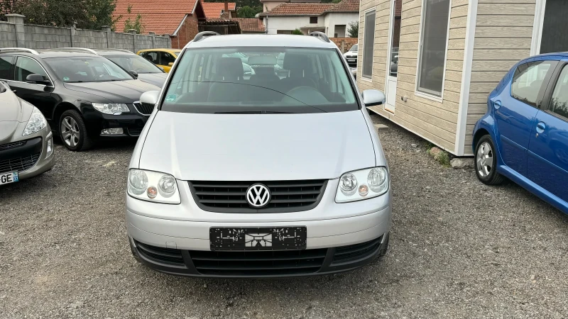 VW Touran 1.9 TDI, снимка 3 - Автомобили и джипове - 48443558