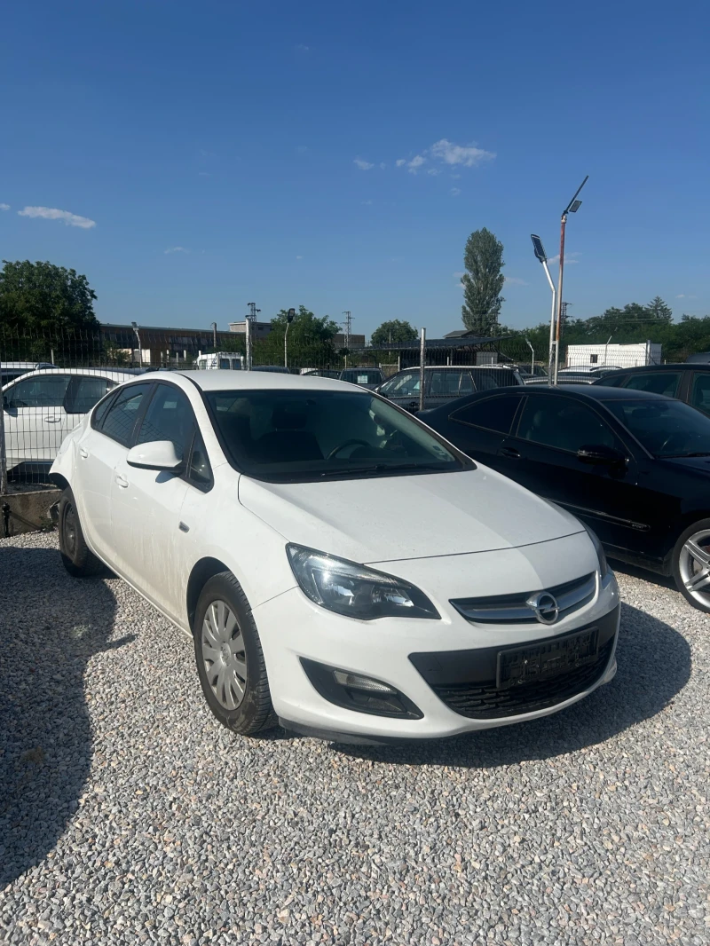Opel Astra J 1.6, снимка 2 - Автомобили и джипове - 50923625