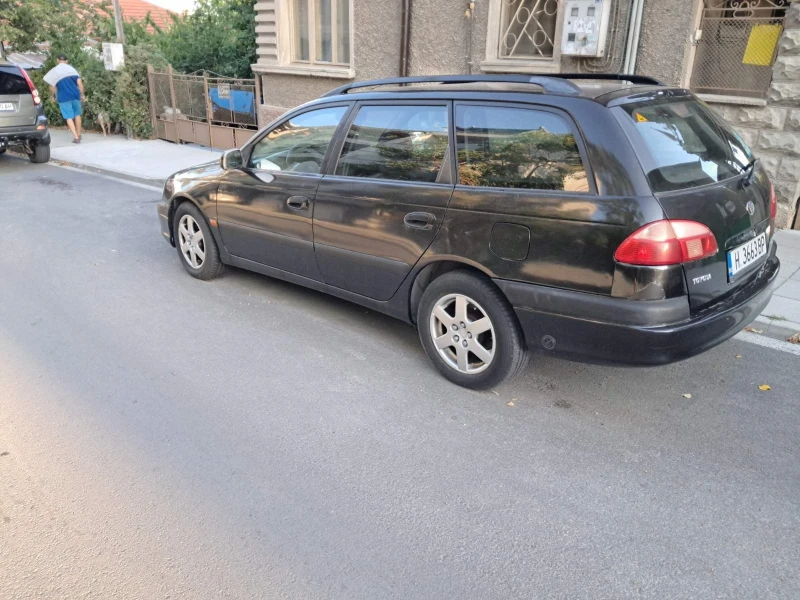 Toyota Avensis 1.8 16v vvt-i, снимка 4 - Автомобили и джипове - 52893775