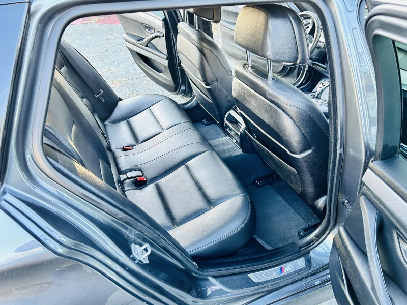 BMW 530 D/XDrice* M-Pack* HeadUP* Distr* B&O* PANO* Digita, снимка 12 - Автомобили и джипове - 52404980