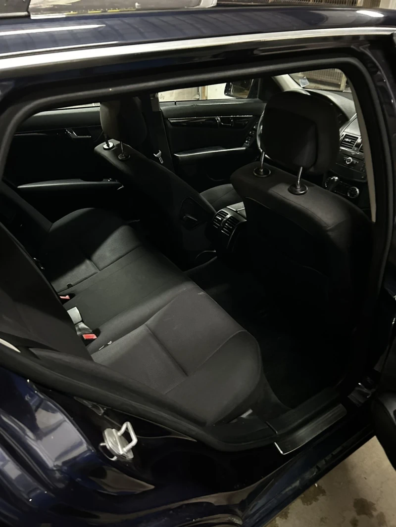 Mercedes-Benz C 200, снимка 4 - Автомобили и джипове - 53214158