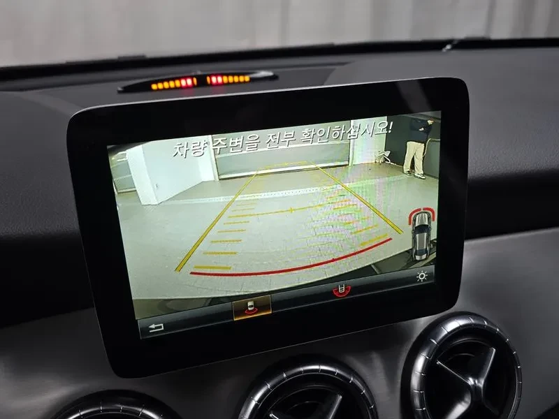 Mercedes-Benz CLA 250 4Matic, снимка 15 - Автомобили и джипове - 53443443