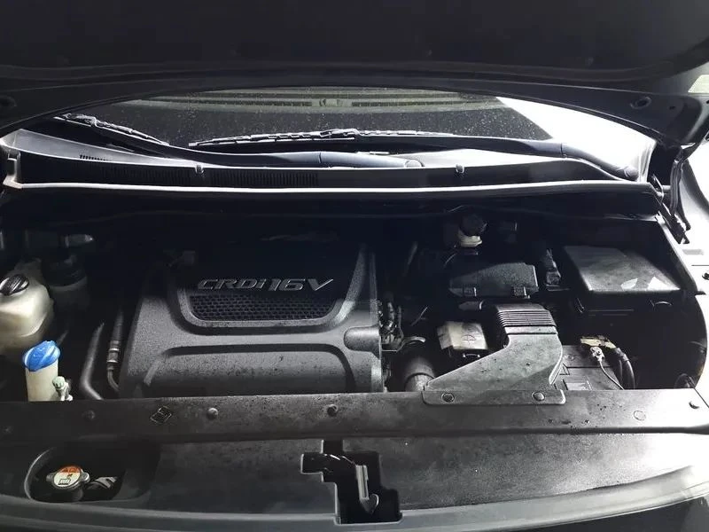 Kia Carnival, снимка 6 - Автомобили и джипове - 56689503