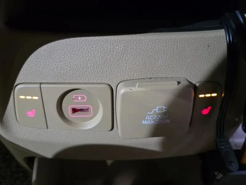 Kia Carnival, снимка 13 - Автомобили и джипове - 56689503