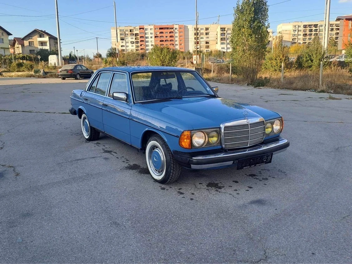 Mercedes-Benz 240 240D Клима, автоматик, автопилот 89 Хил.мили - изображение 2