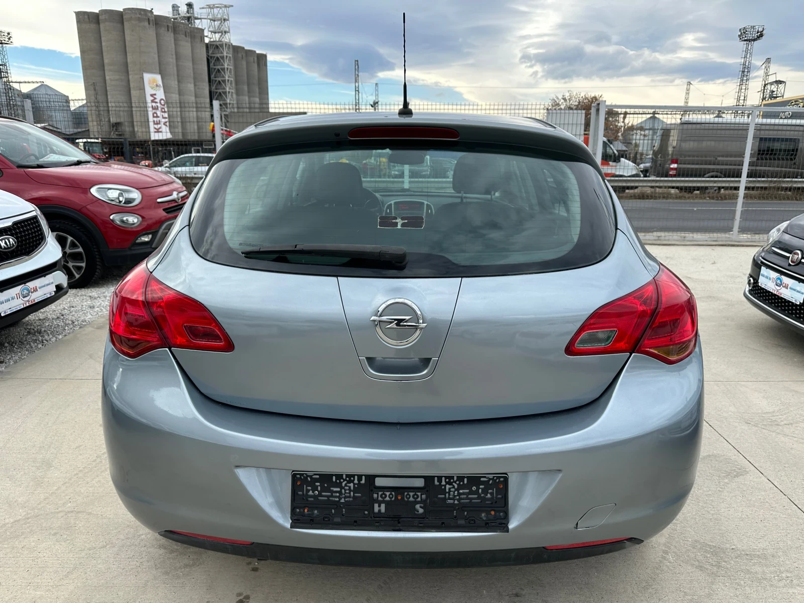 Opel Astra 1.4i 100к.с. Климатик!Газ! Внос Италия! без ръжди! - изображение 5