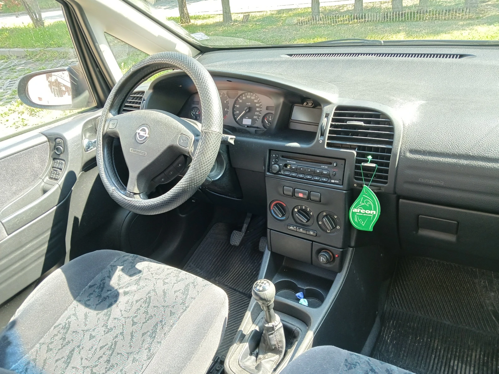 Opel Zafira  - изображение 8