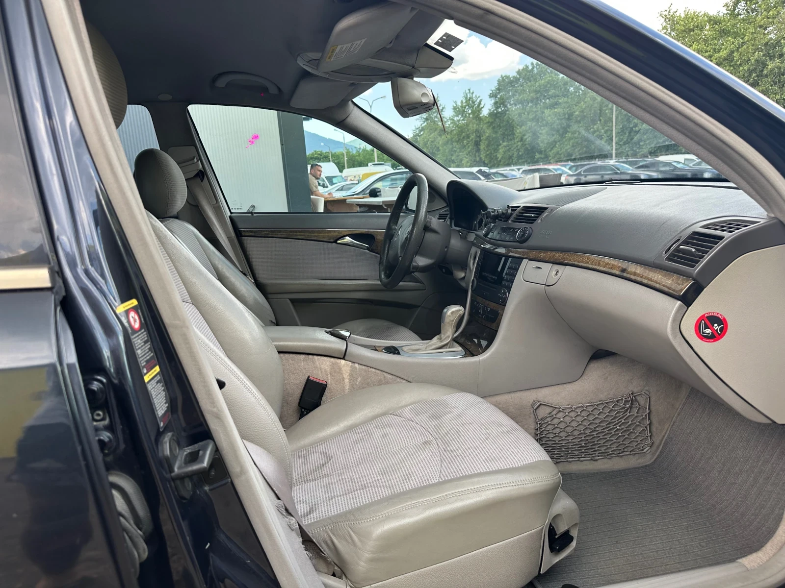 Mercedes-Benz E 220  - изображение 9