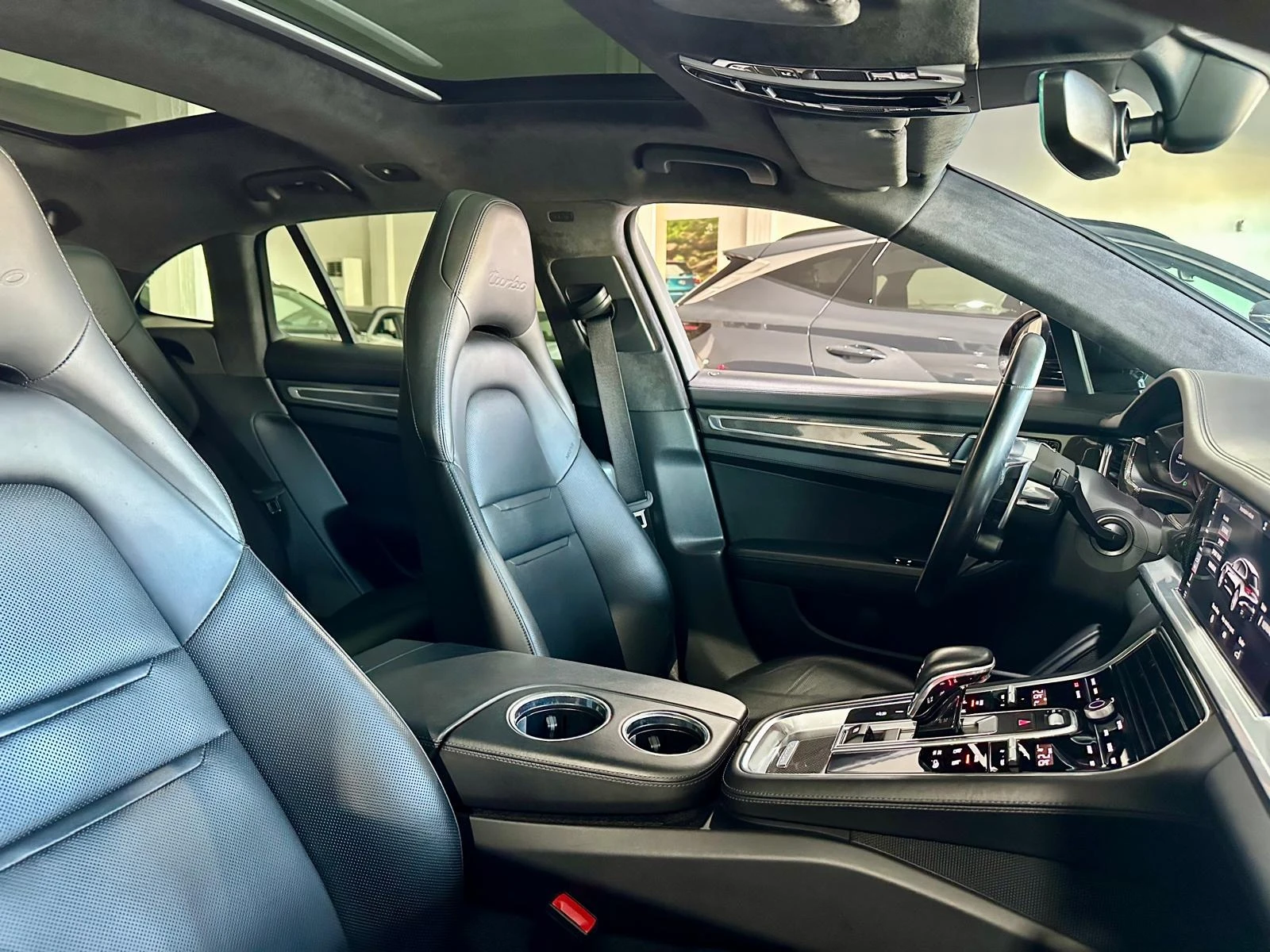 Porsche Panamera Turbo SportTurismo  - изображение 8