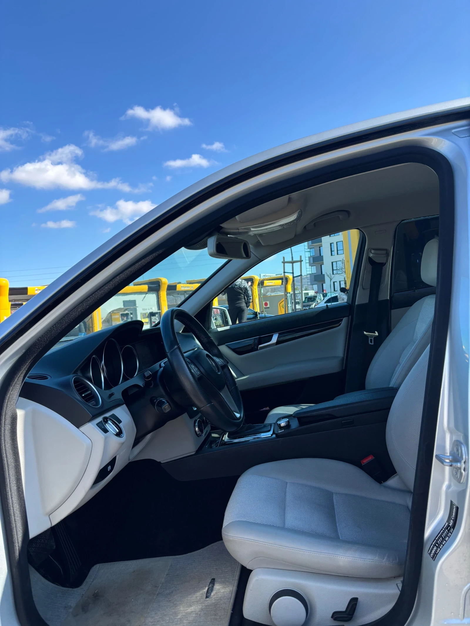 Mercedes-Benz C 350 Avangard 4-matic(4x4), снимка 8 - Автомобили и джипове - 53635699