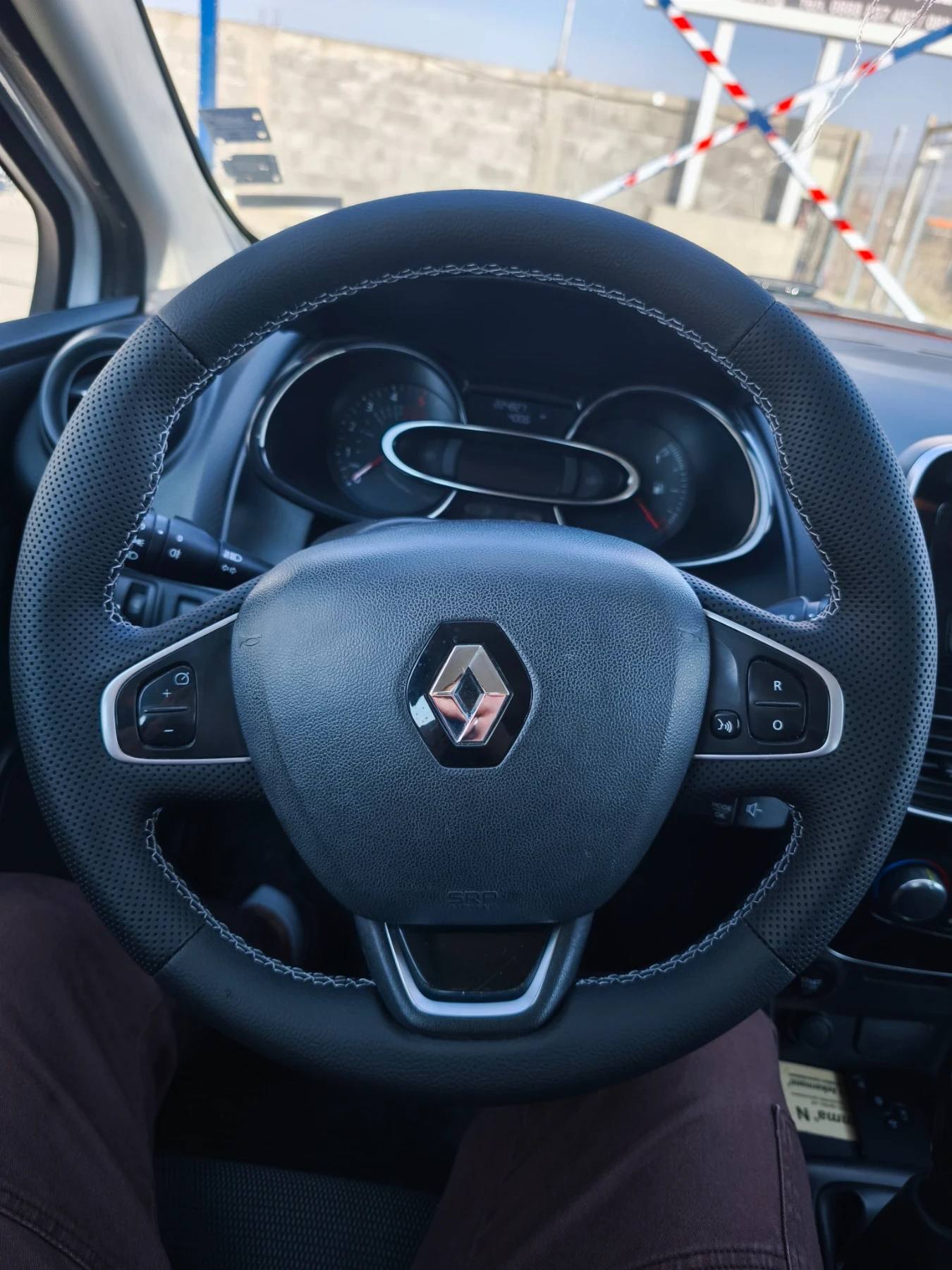 Renault Clio 1.5dci Всичко платено!, снимка 6 - Автомобили и джипове - 53754239