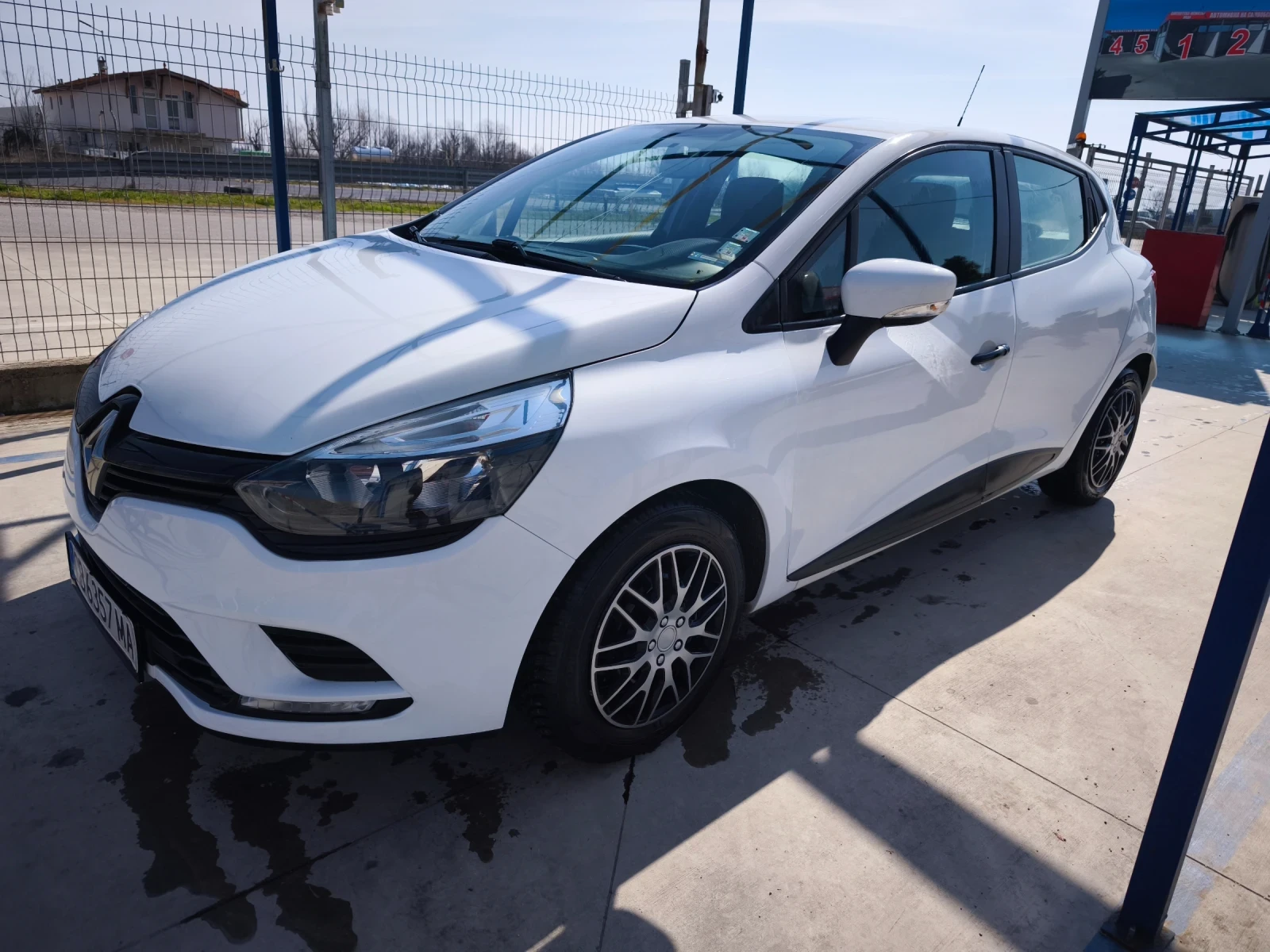 Renault Clio 1.5dci Всичко платено!, снимка 2 - Автомобили и джипове - 53754239