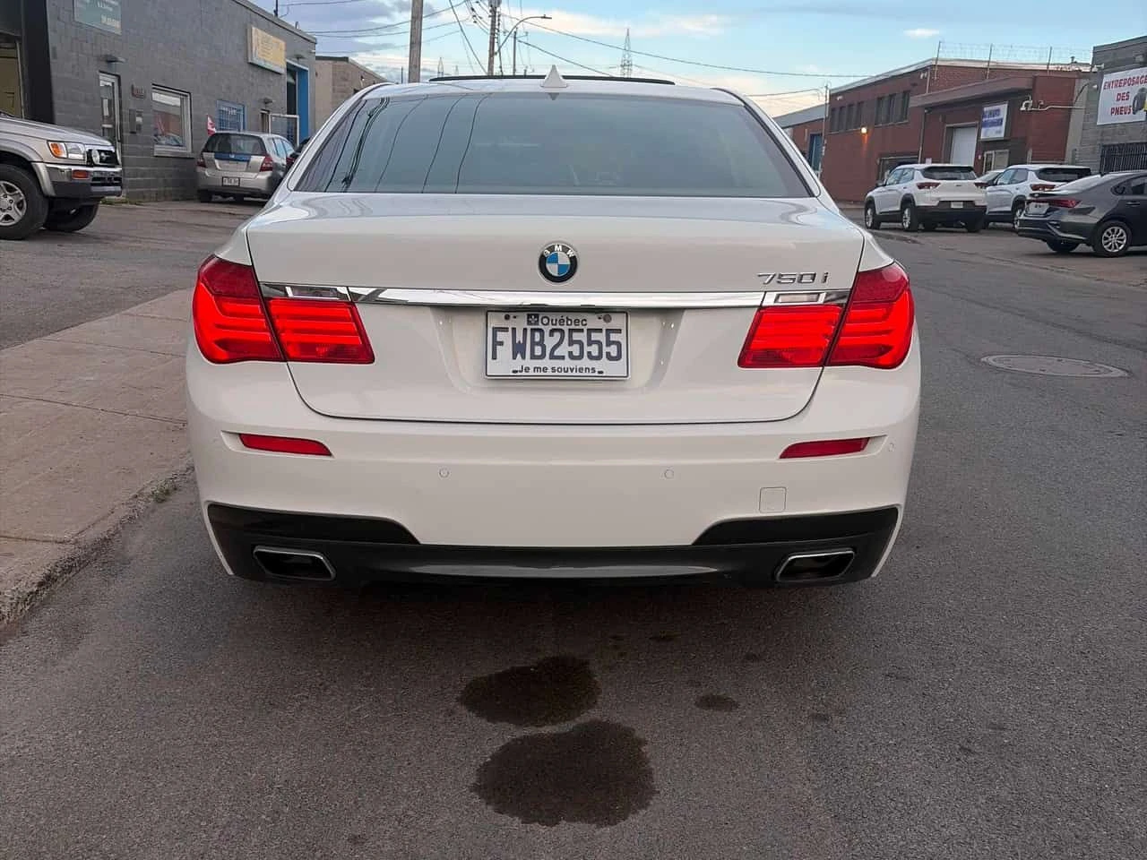 BMW 750 * М-ПАКЕТ* БЕЗ ИНЦИДЕНТИ* , снимка 4 - Автомобили и джипове - 54941210