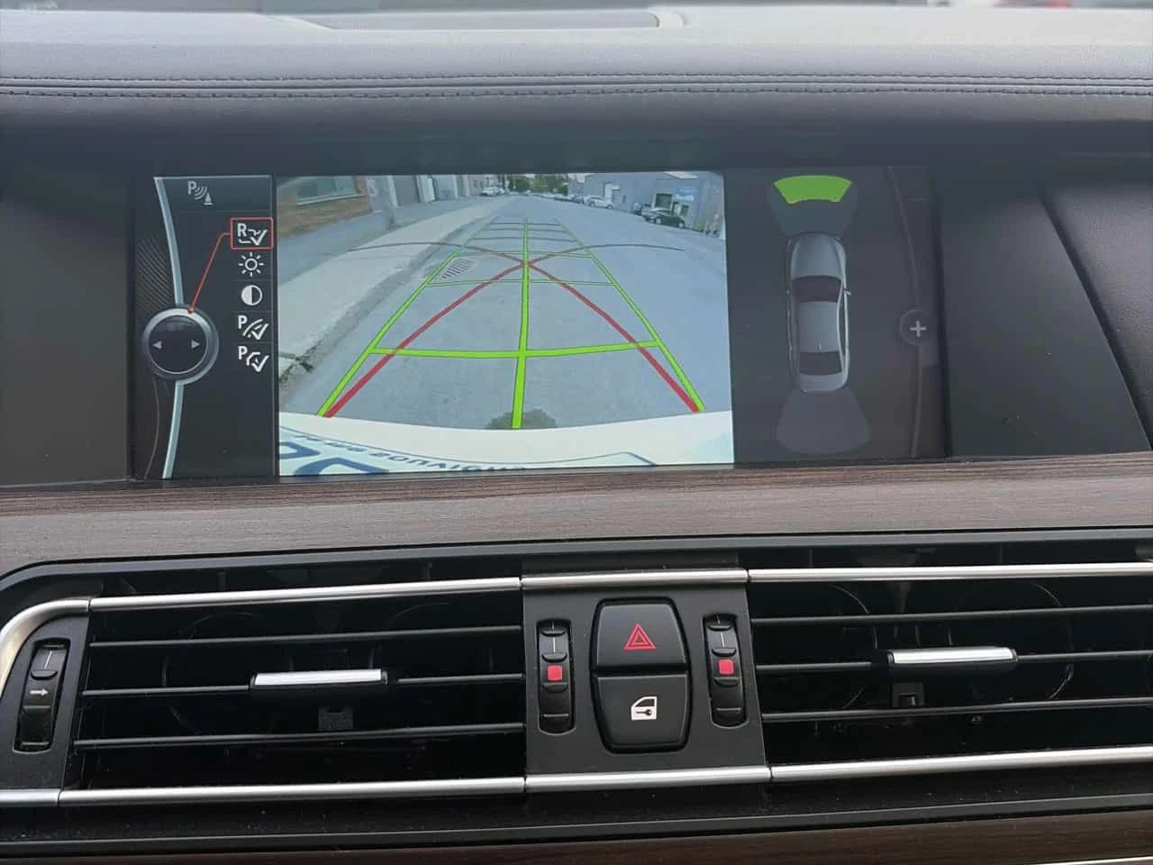 BMW 750 * М-ПАКЕТ* БЕЗ ИНЦИДЕНТИ* , снимка 10 - Автомобили и джипове - 54941210