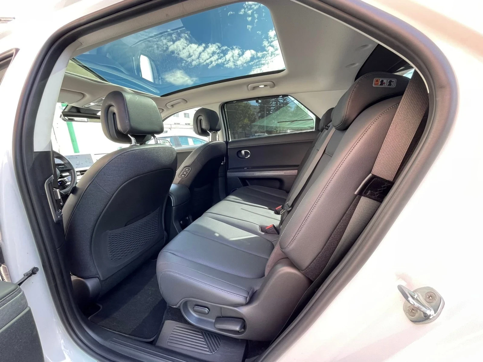 Hyundai Ioniq 5 UNIQ* 77.4KW* 325H.P.* AWD* ГАРАНЦИЯ, снимка 12 - Автомобили и джипове - 55002607