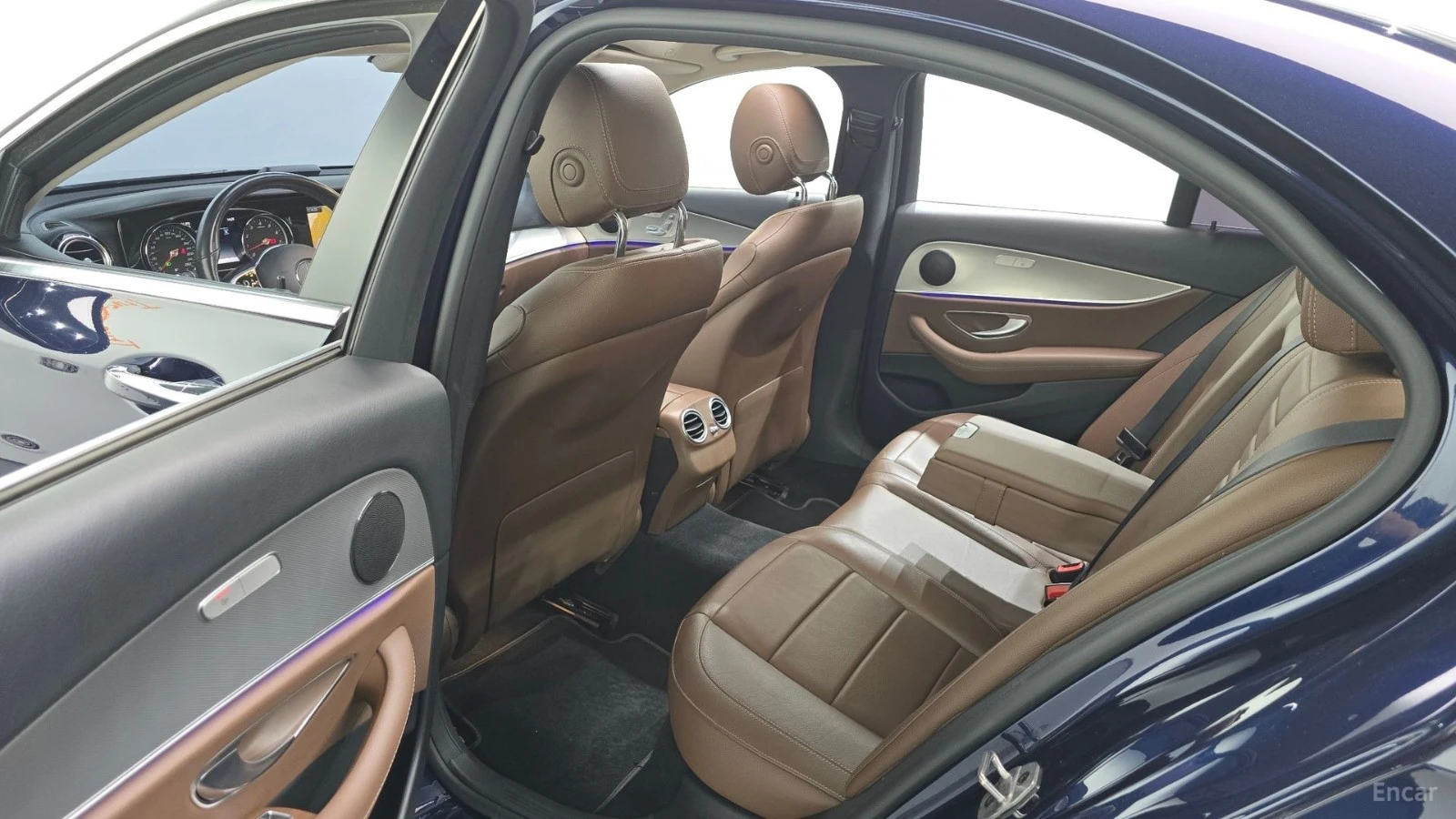 Mercedes-Benz E 300 АВАНГАРД* КОЖА* ПОДГРЕВ* НАВИ* ПАНО* АВТОКРЕДИТ, снимка 12 - Автомобили и джипове - 55579881