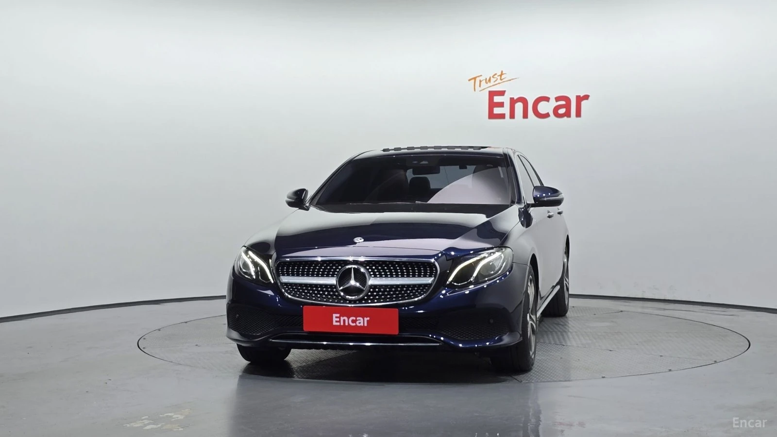 Mercedes-Benz E 300 АВАНГАРД* КОЖА* ПОДГРЕВ* НАВИ* ПАНО* АВТОКРЕДИТ, снимка 3 - Автомобили и джипове - 55579881