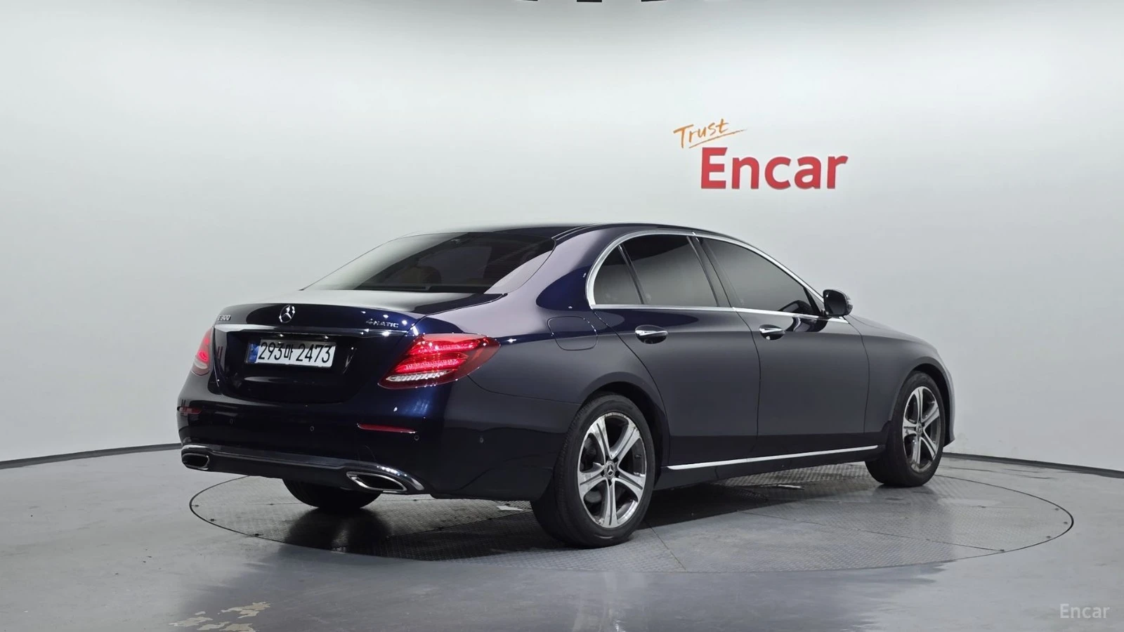 Mercedes-Benz E 300 АВАНГАРД* КОЖА* ПОДГРЕВ* НАВИ* ПАНО* АВТОКРЕДИТ, снимка 2 - Автомобили и джипове - 55579881