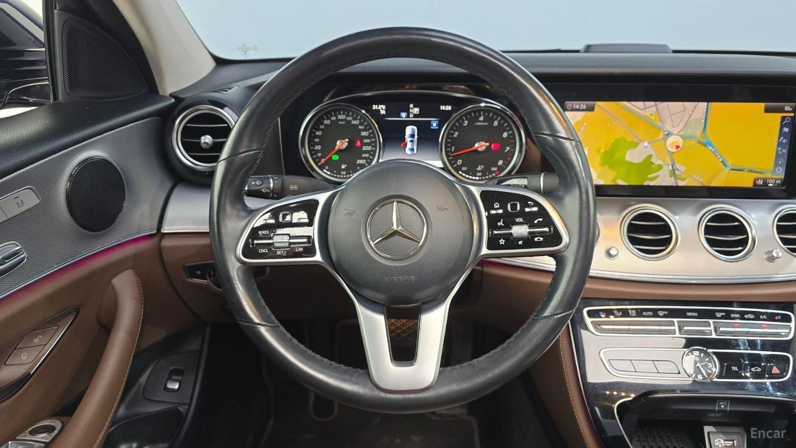 Mercedes-Benz E 300 АВАНГАРД* КОЖА* ПОДГРЕВ* НАВИ* ПАНО* АВТОКРЕДИТ, снимка 14 - Автомобили и джипове - 55579881