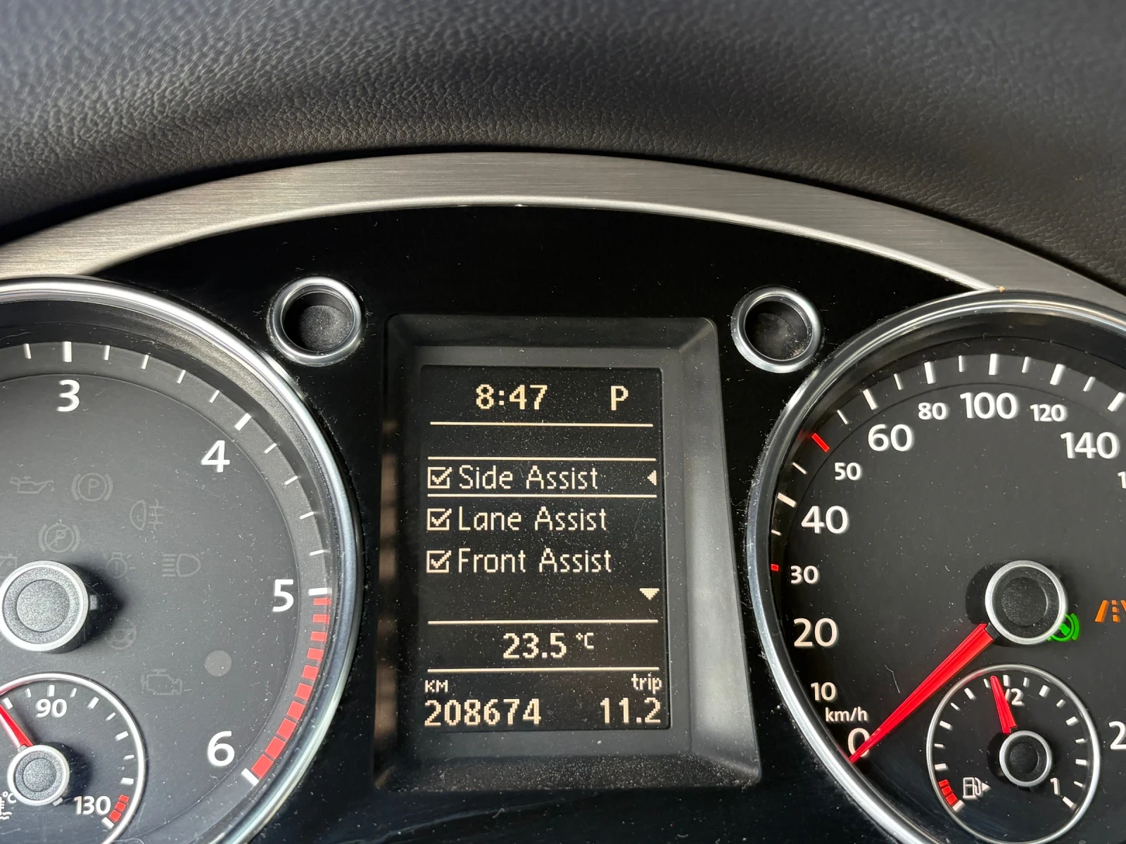 VW Passat 2.0TDI Highline, снимка 13 - Автомобили и джипове - 55749047