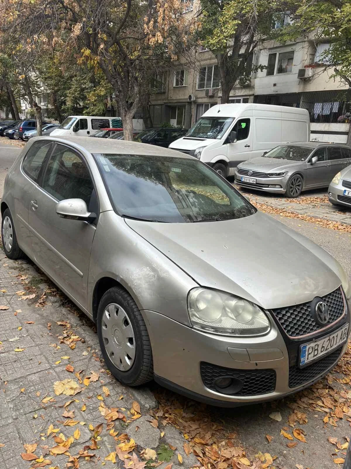VW Golf 1.6 fsi, снимка 2 - Автомобили и джипове - 56645827