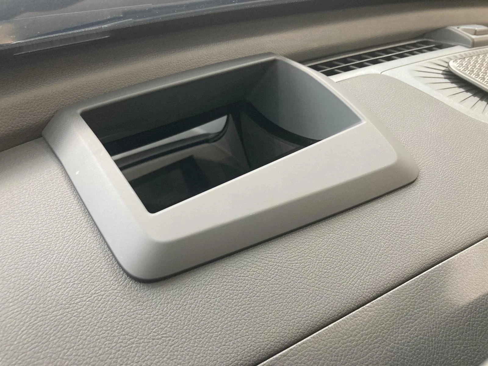 EBRO s700 ICE Luxury, снимка 12 - Автомобили и джипове - 56680330