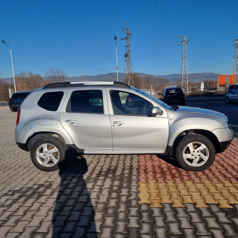 Dacia Duster 1.6, снимка 6 - Автомобили и джипове - 48380453