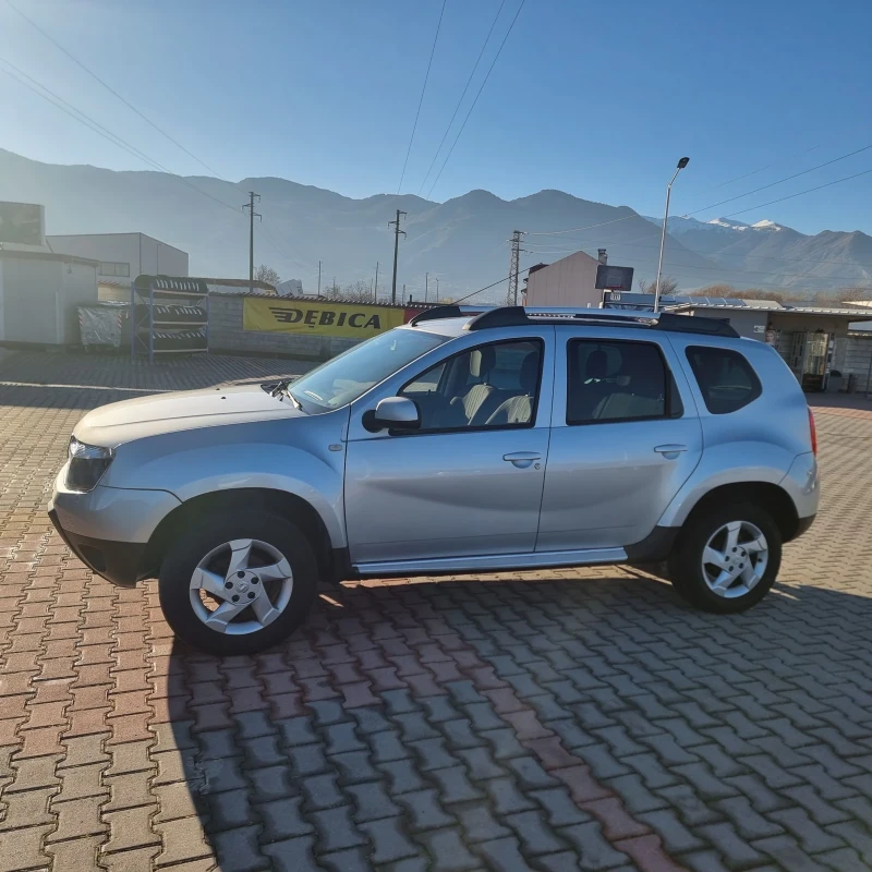 Dacia Duster 1.6, снимка 2 - Автомобили и джипове - 48380453