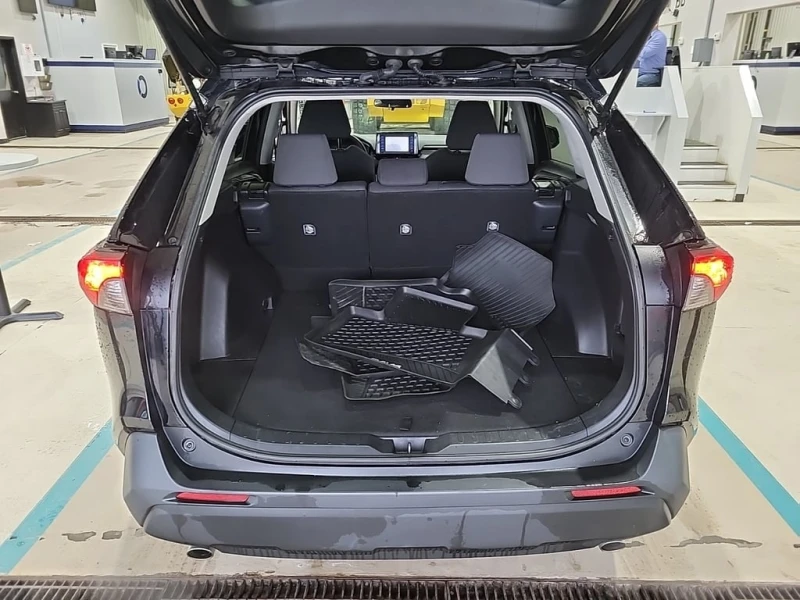 Toyota Rav4 * LE * CARFAX * БЕЗ ПЪРВОНАЧАЛНА ВНОСКА, снимка 17 - Автомобили и джипове - 53234216