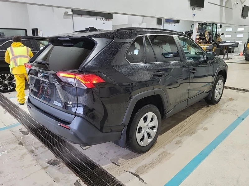 Toyota Rav4 * LE * CARFAX * БЕЗ ПЪРВОНАЧАЛНА ВНОСКА, снимка 3 - Автомобили и джипове - 53234216