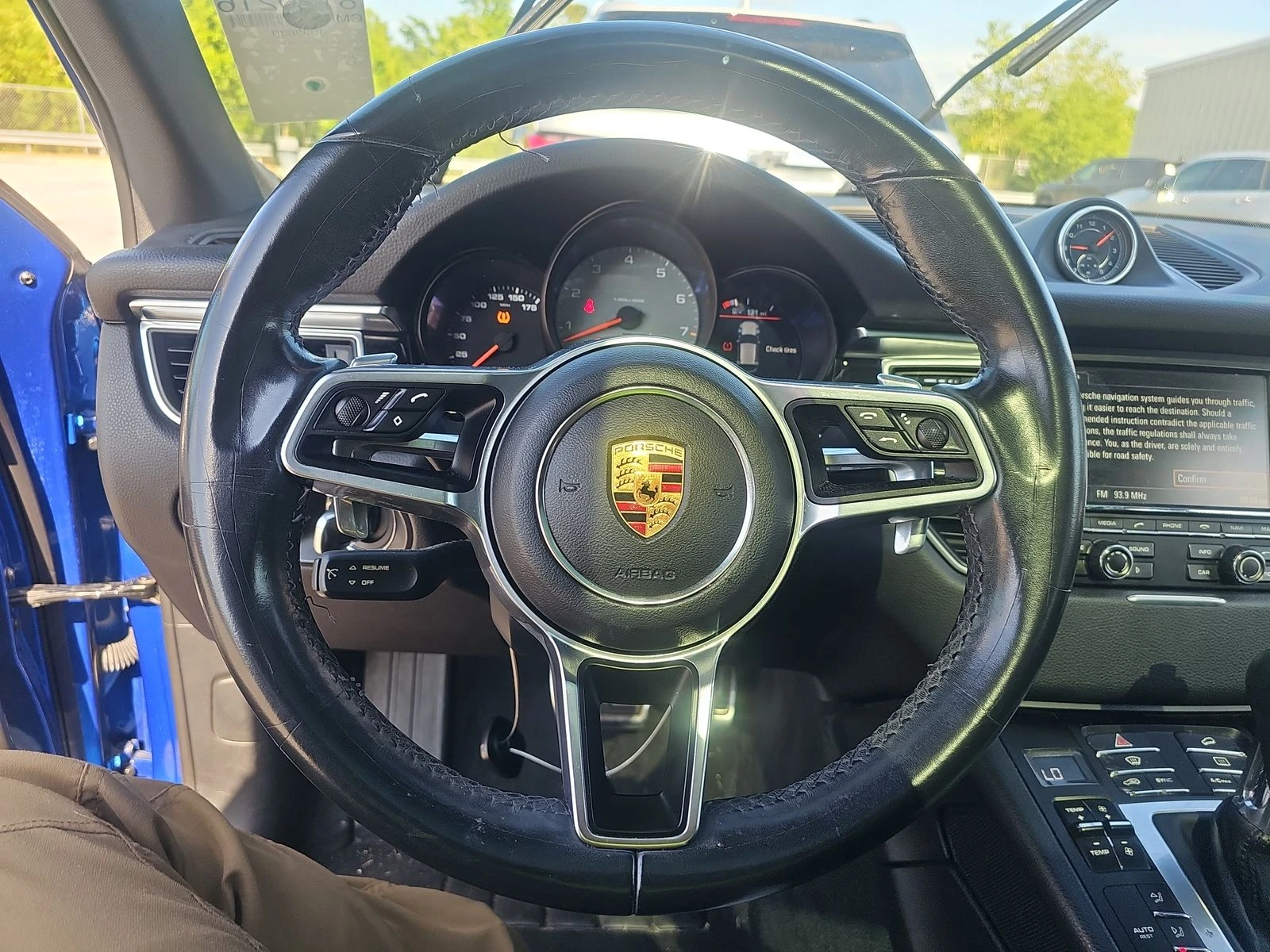 Porsche Macan S Обдух* Lane Assist* М.Точка* Камера* PDK* Пано*  - изображение 9
