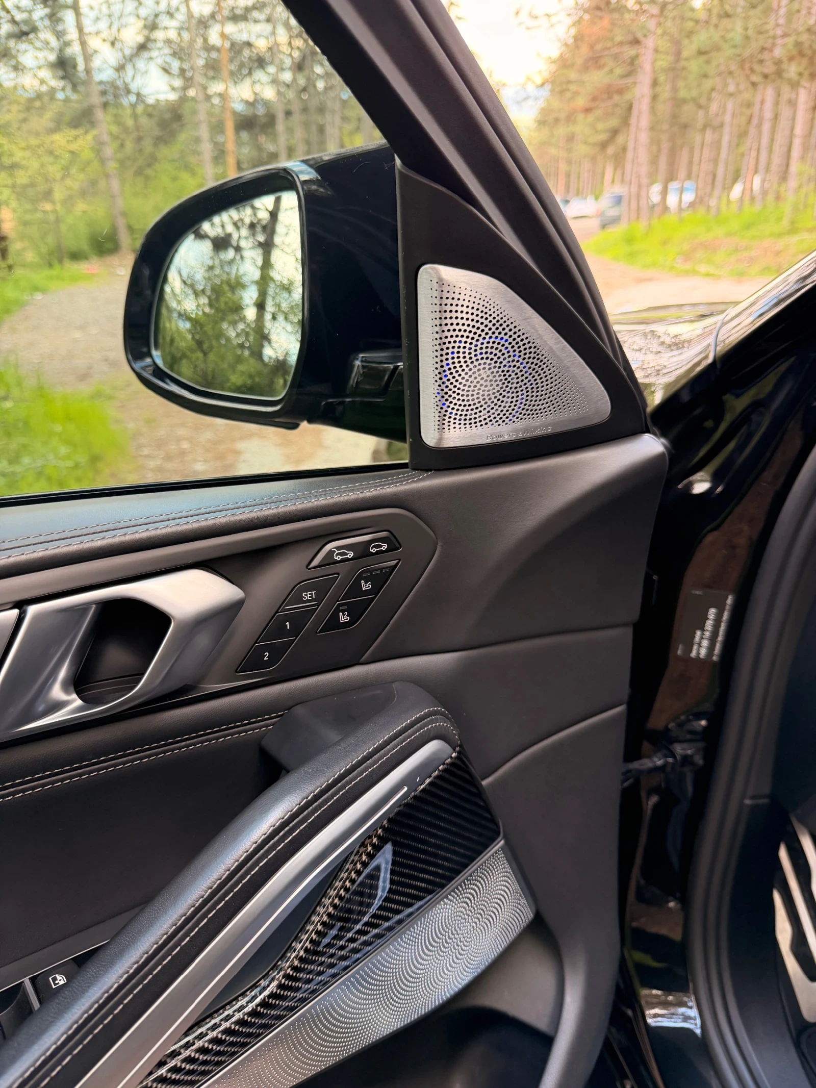 BMW X6 M50i = Individual= , снимка 11 - Автомобили и джипове - 54295963