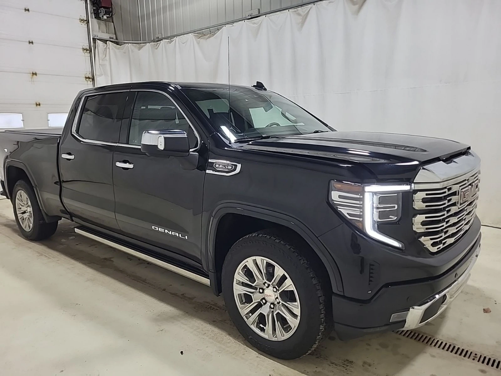 Gmc Sierra Denali/360 камера/Следене на ленти, снимка 2 - Автомобили и джипове - 54384809
