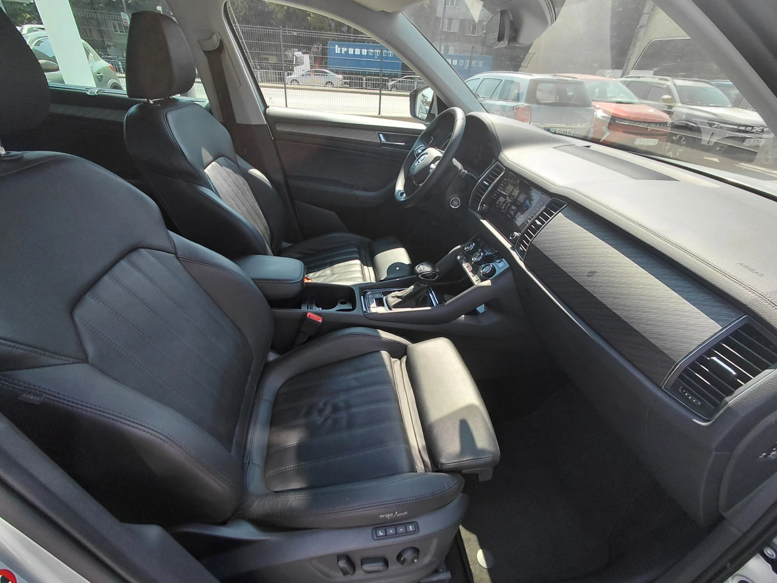 Skoda Kodiaq 2.0TDI/200к.с/DSG/4x4/Style, снимка 14 - Автомобили и джипове - 56033789