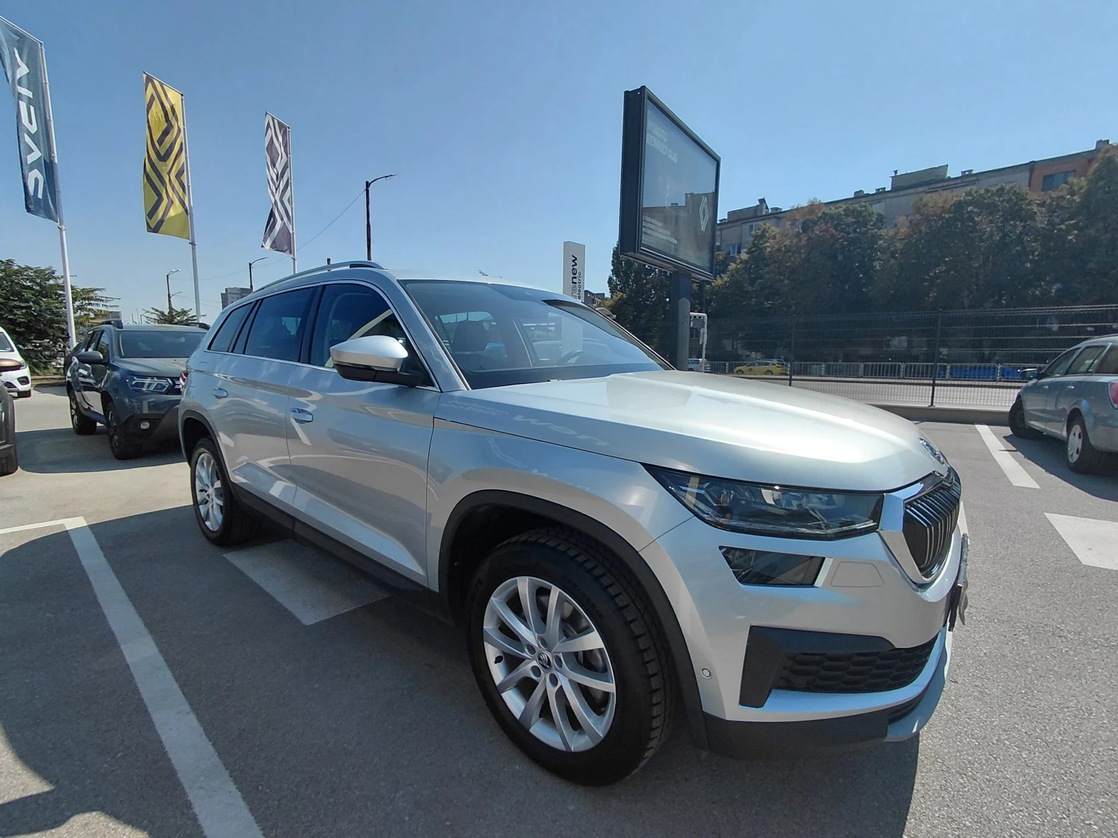 Skoda Kodiaq 2.0TDI/200к.с/DSG/4x4/Style, снимка 3 - Автомобили и джипове - 56033789