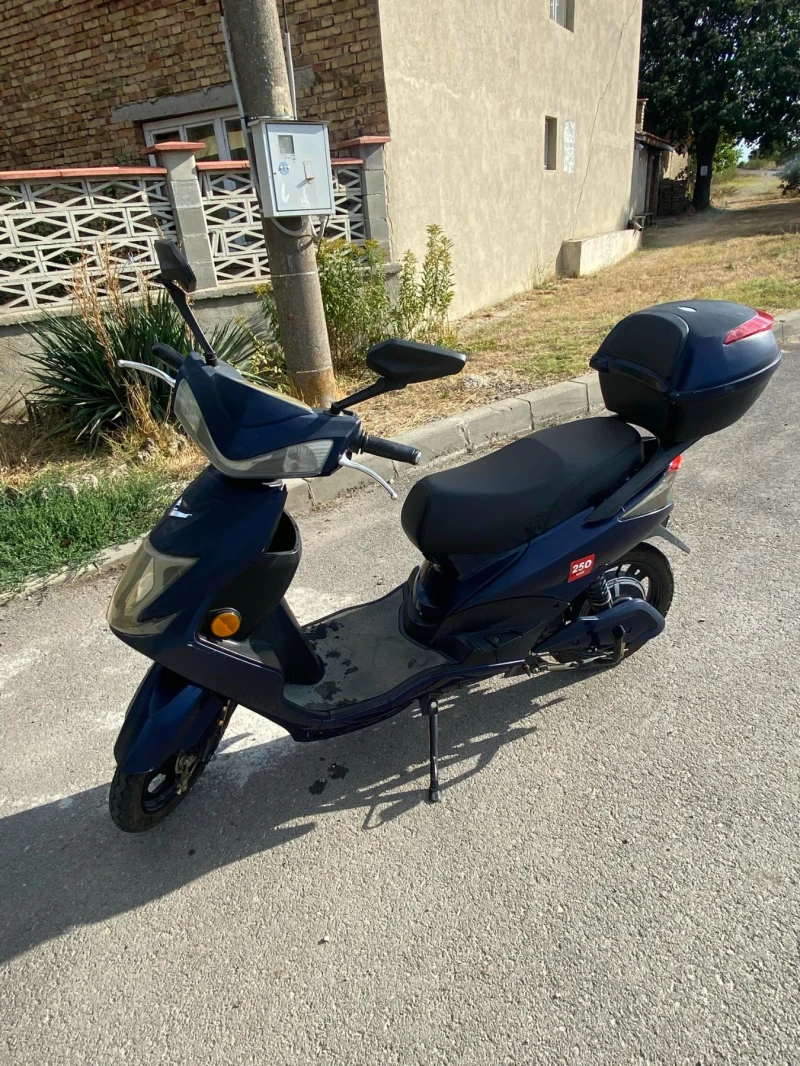 Други Друг Електрически скутери , снимка 4 - Мотоциклети и мототехника - 51873322