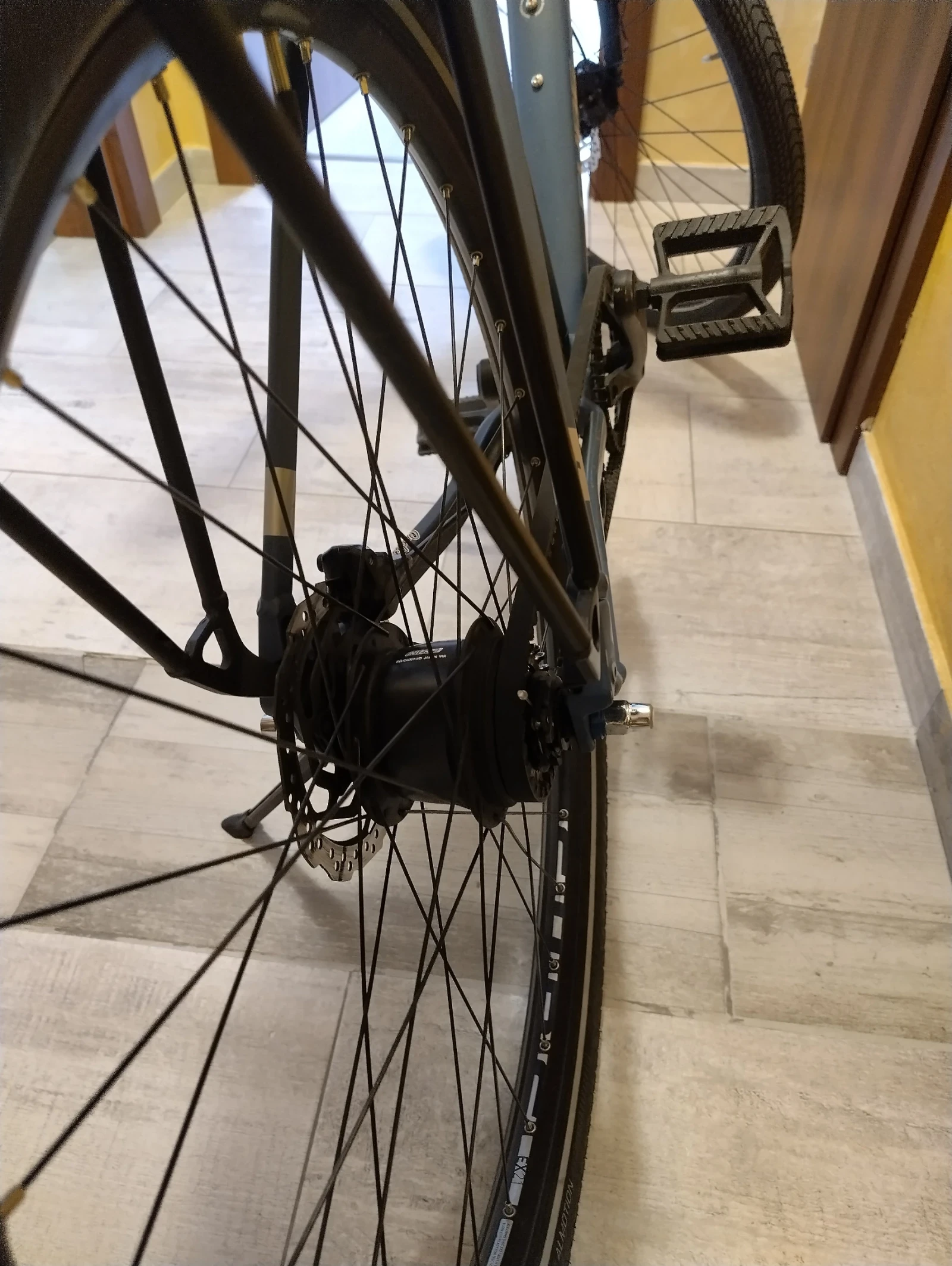  Cube Travel Pro 2024 | Mobile.bg   8