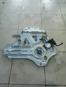 Ел машинка стъкло предна лява Киа Карнивал