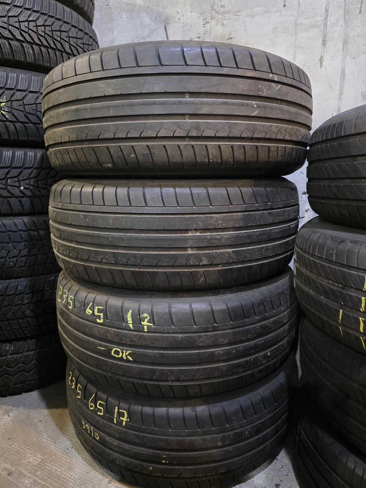Гуми Летни 235/65R17, снимка 5 - Гуми и джанти - 56664504