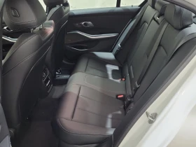 BMW 330 I XDRIVE , снимка 14