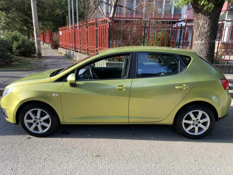 Seat Ibiza, снимка 8 - Автомобили и джипове - 47296529