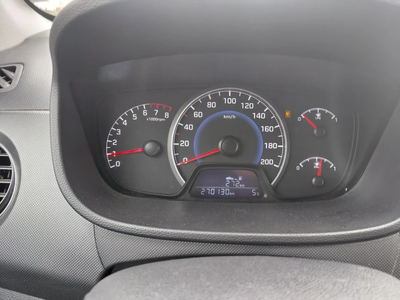 Hyundai I10 1.0 ГАЗ, БЕНЗИН , снимка 12 - Автомобили и джипове - 53595754