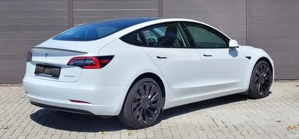 Tesla Model 3  - изображение 3