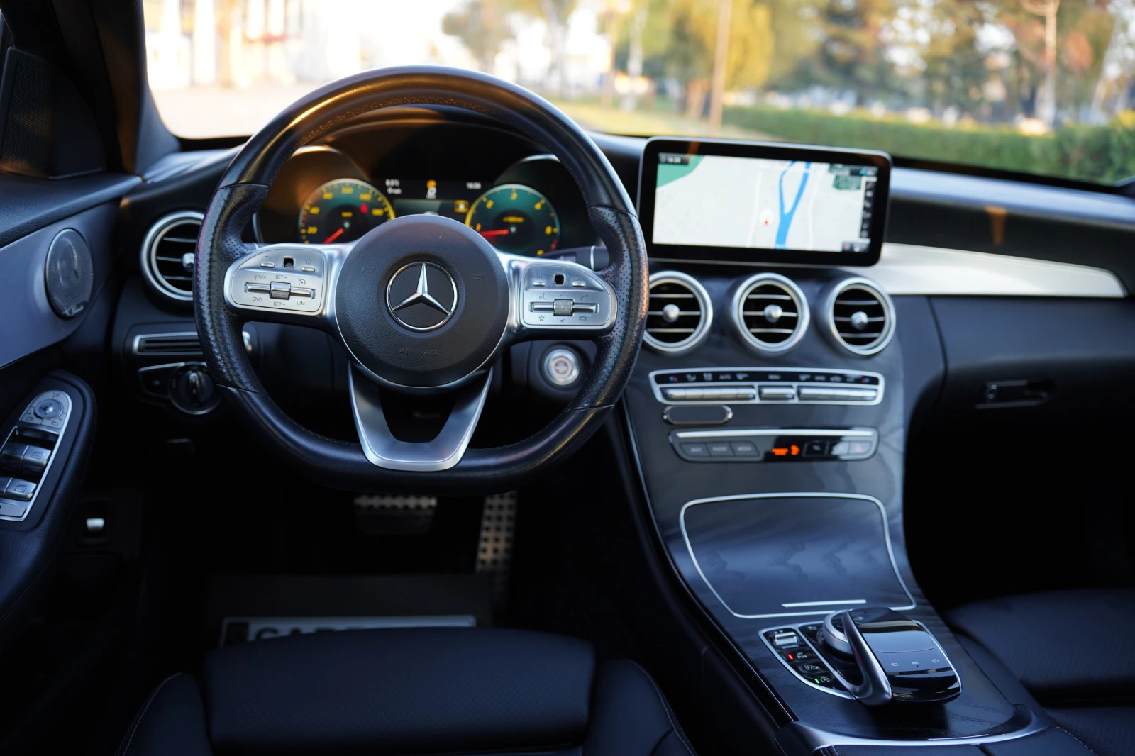 Mercedes-Benz C 200 AMG Digital Cockpit панорама Facelift 9G-Tronic  - изображение 9